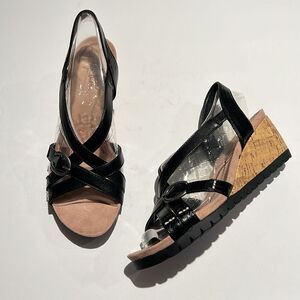 LifeStride Black Natural Strappy Sandal Size 8.5.  B57